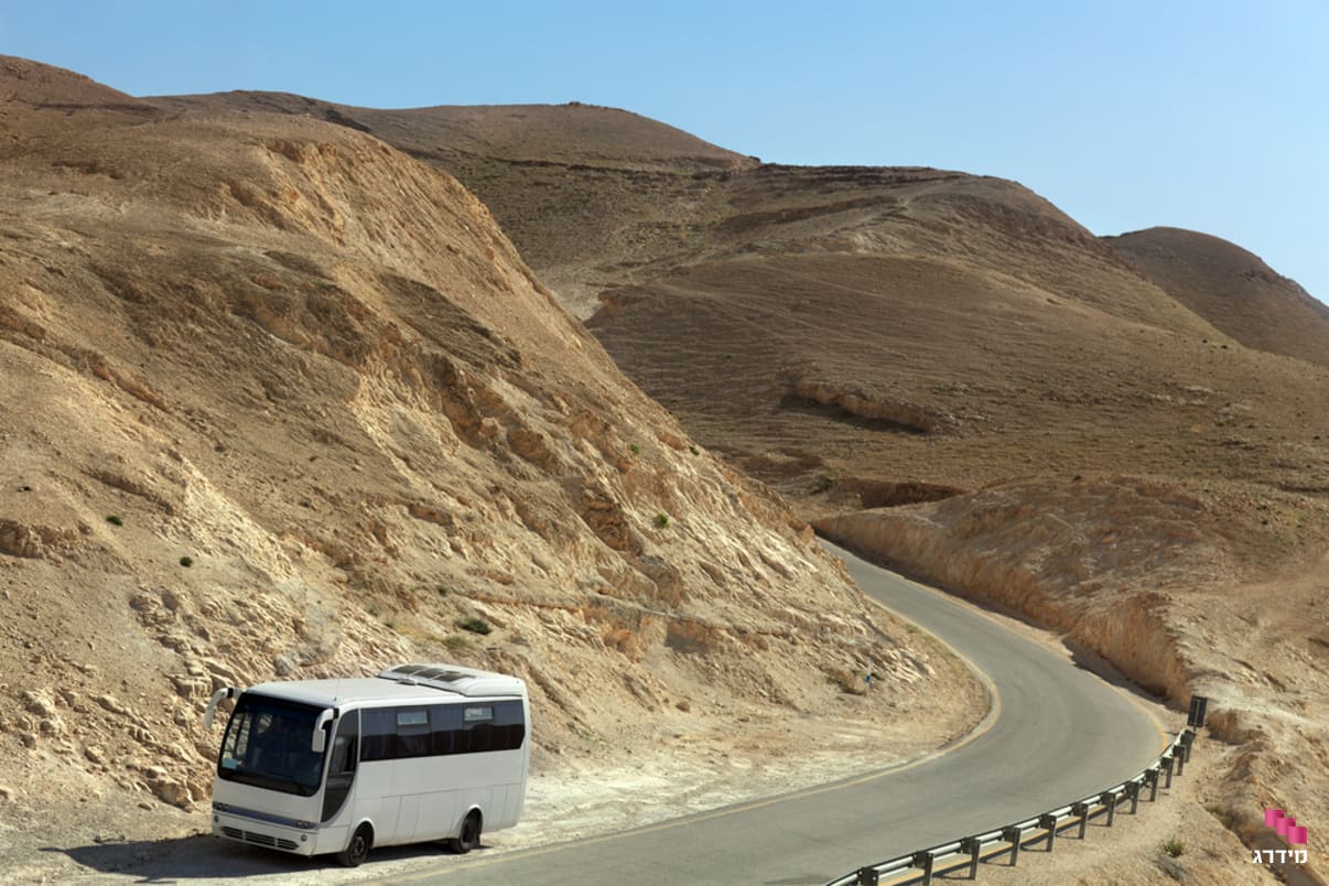 אוטובוס הסעות בדרך לים המלח אוטובוס הסעות בדרך לים המלח