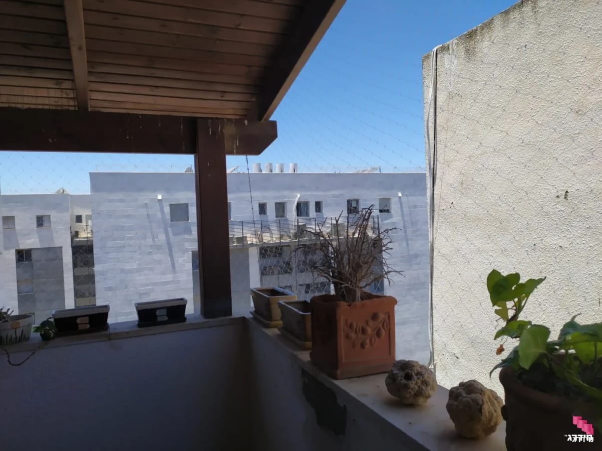 סגירת רשת באמצעות רשת יונים שקופה סגירת רשת באמצעות רשת יונים שקופה