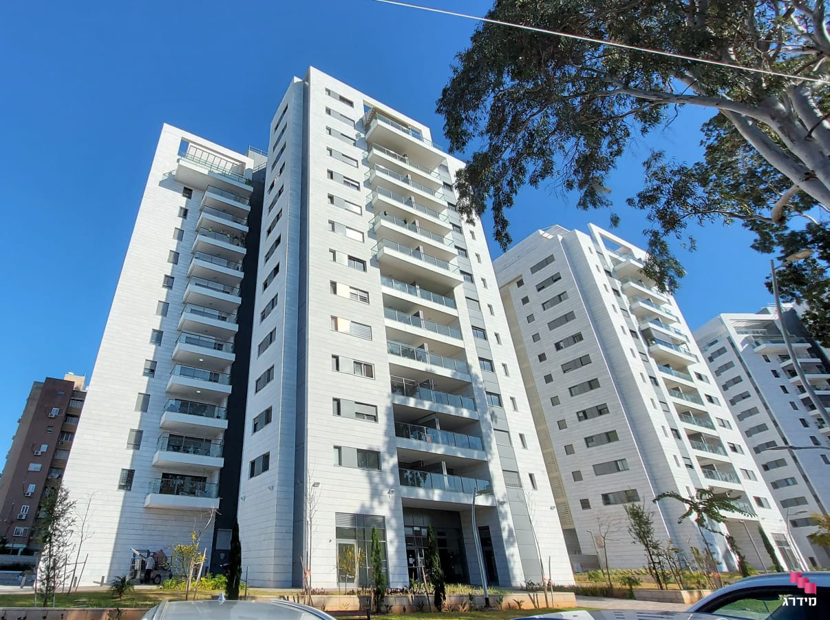 דירות שנבנו על ידי קבלן דירות שנבנו על ידי קבלן