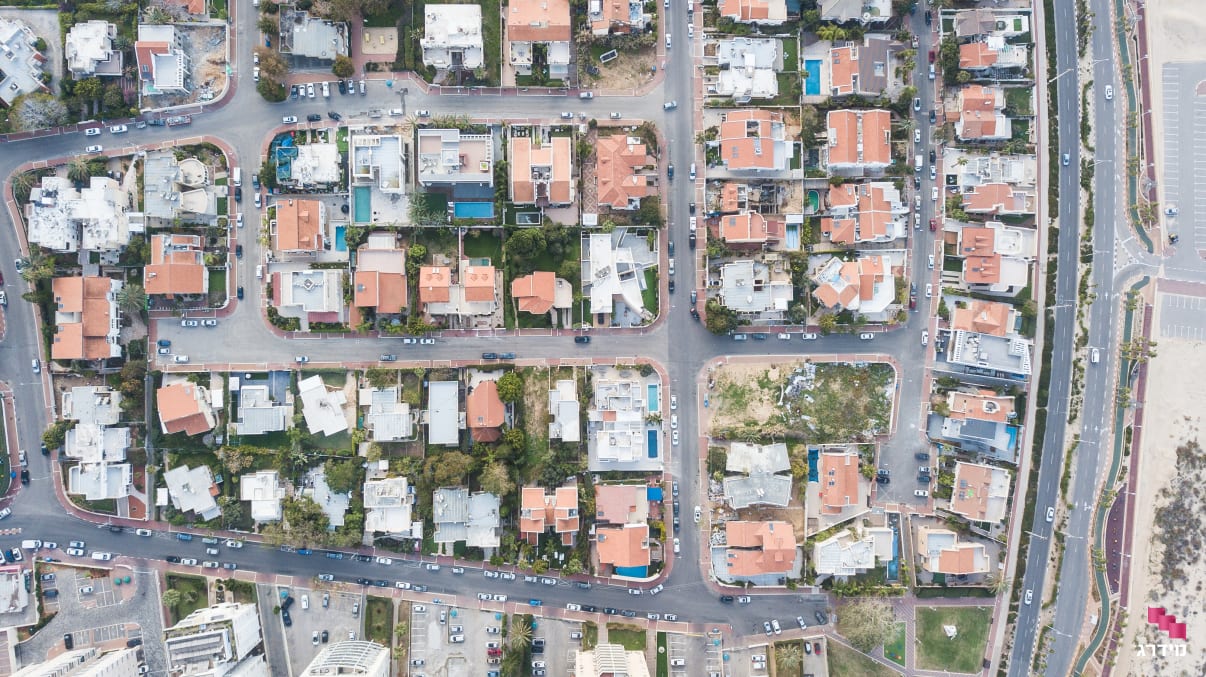 בריכות על גגות בריכות על גגות