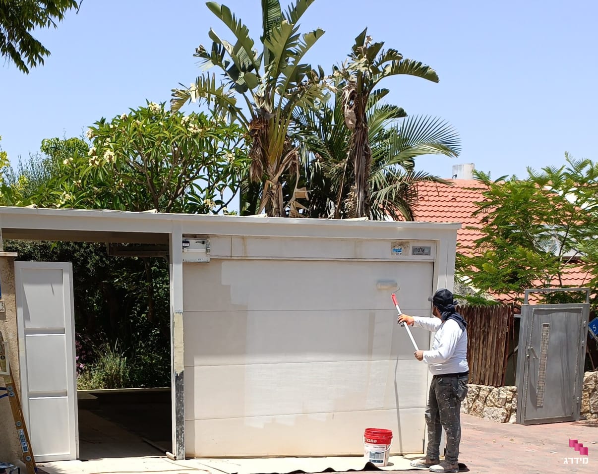 צביעת שער ברזל צביעת שער ברזל