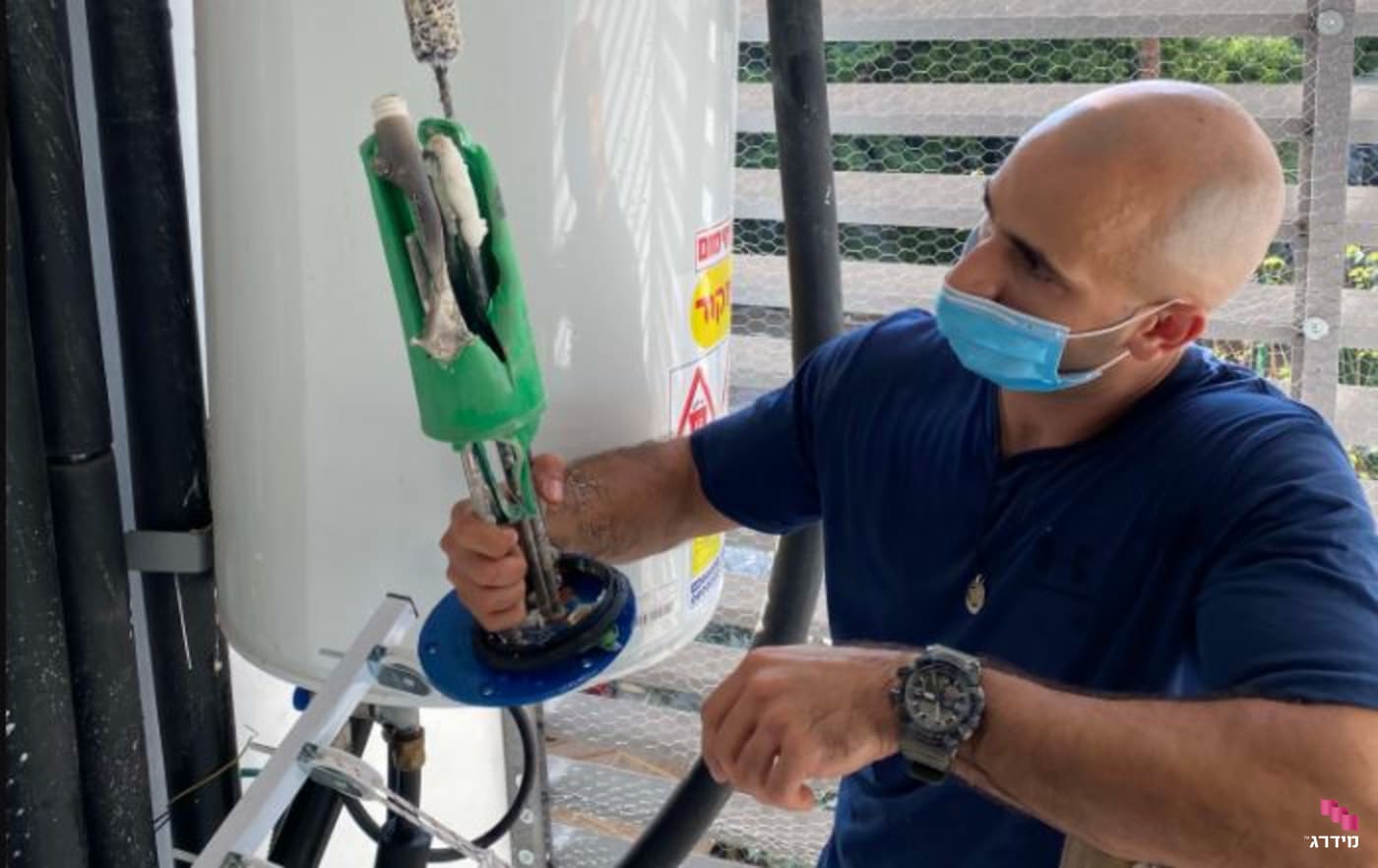 ניקוי מיכל דוד שמש ניקוי מיכל דוד שמש