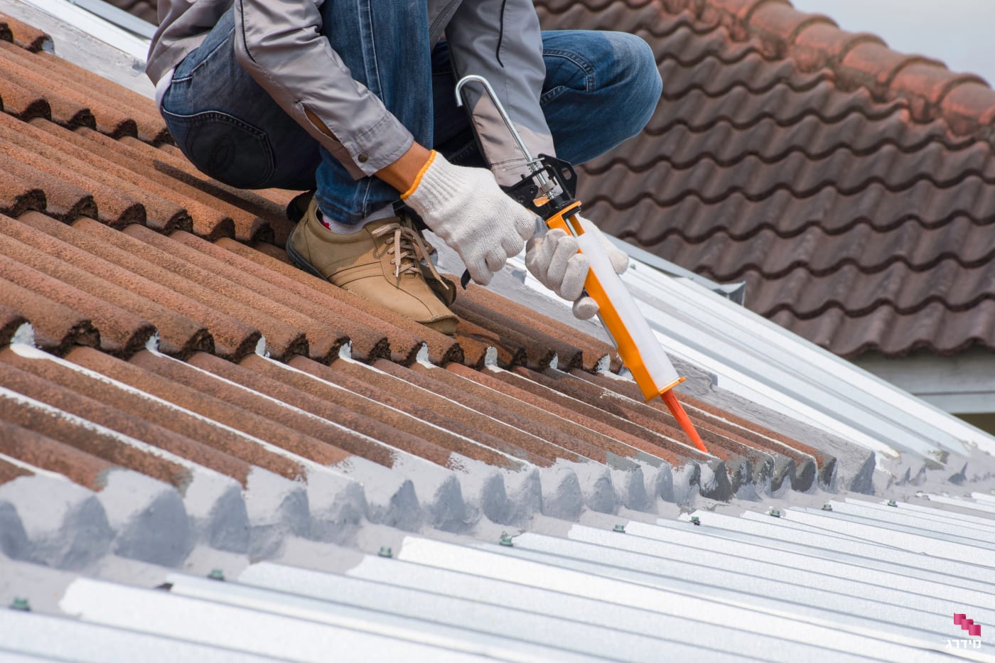 בידוד גג רעפים