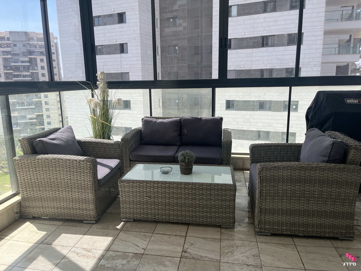 חלונות אלומיניום שחורים בבית חלונות אלומיניום שחורים בבית