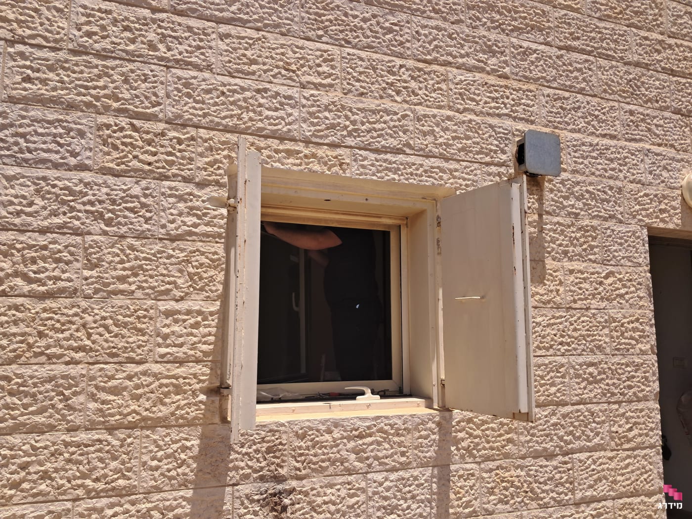 תיקון חלון ממד לא נסגר תיקון חלון ממד לא נסגר