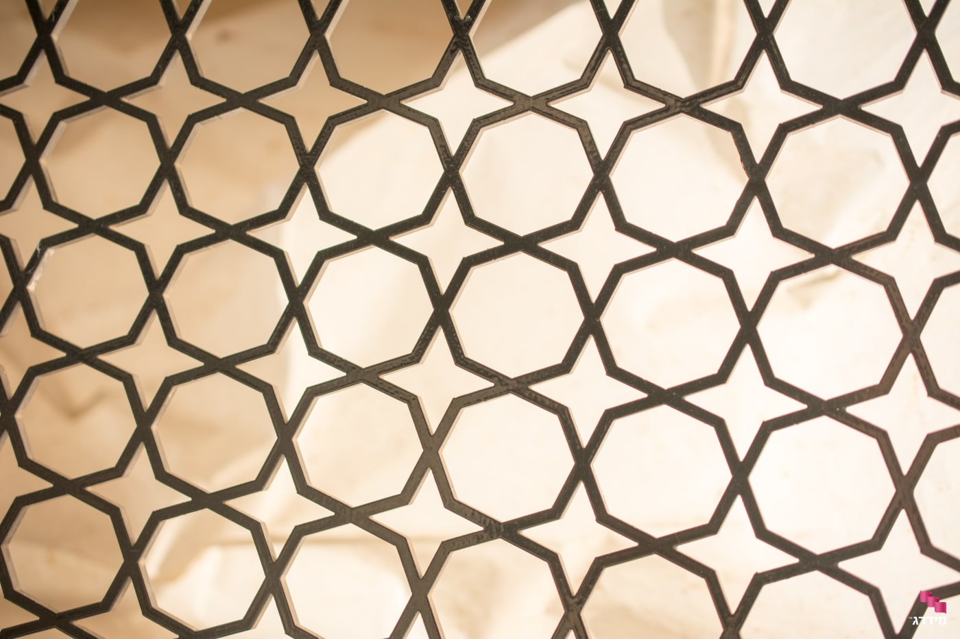 משרביה לקיר משרביה לקיר