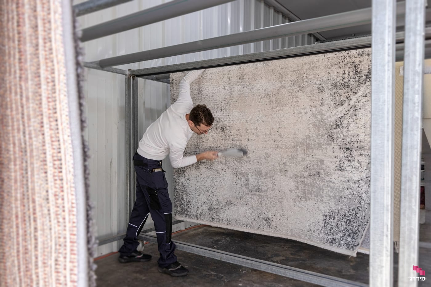 ניקוי שטיח במפעל