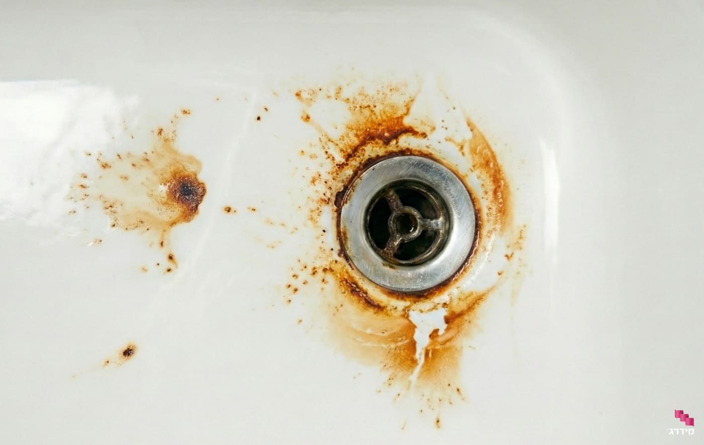 חלודה באמבטיה חלודה באמבטיה