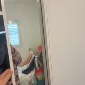 דלת הזזה בארון