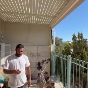 הצללה במרפסת