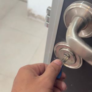 מנעולן