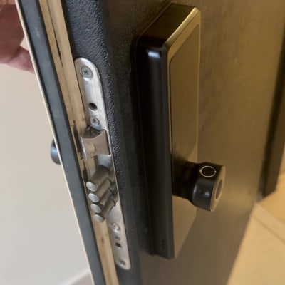 מנעול חשמלי