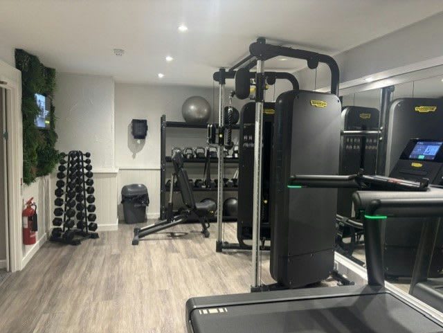 Almondsbury Inn & Lounge