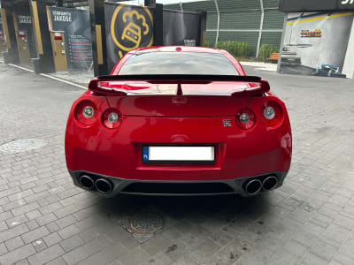 Nissan GT-R