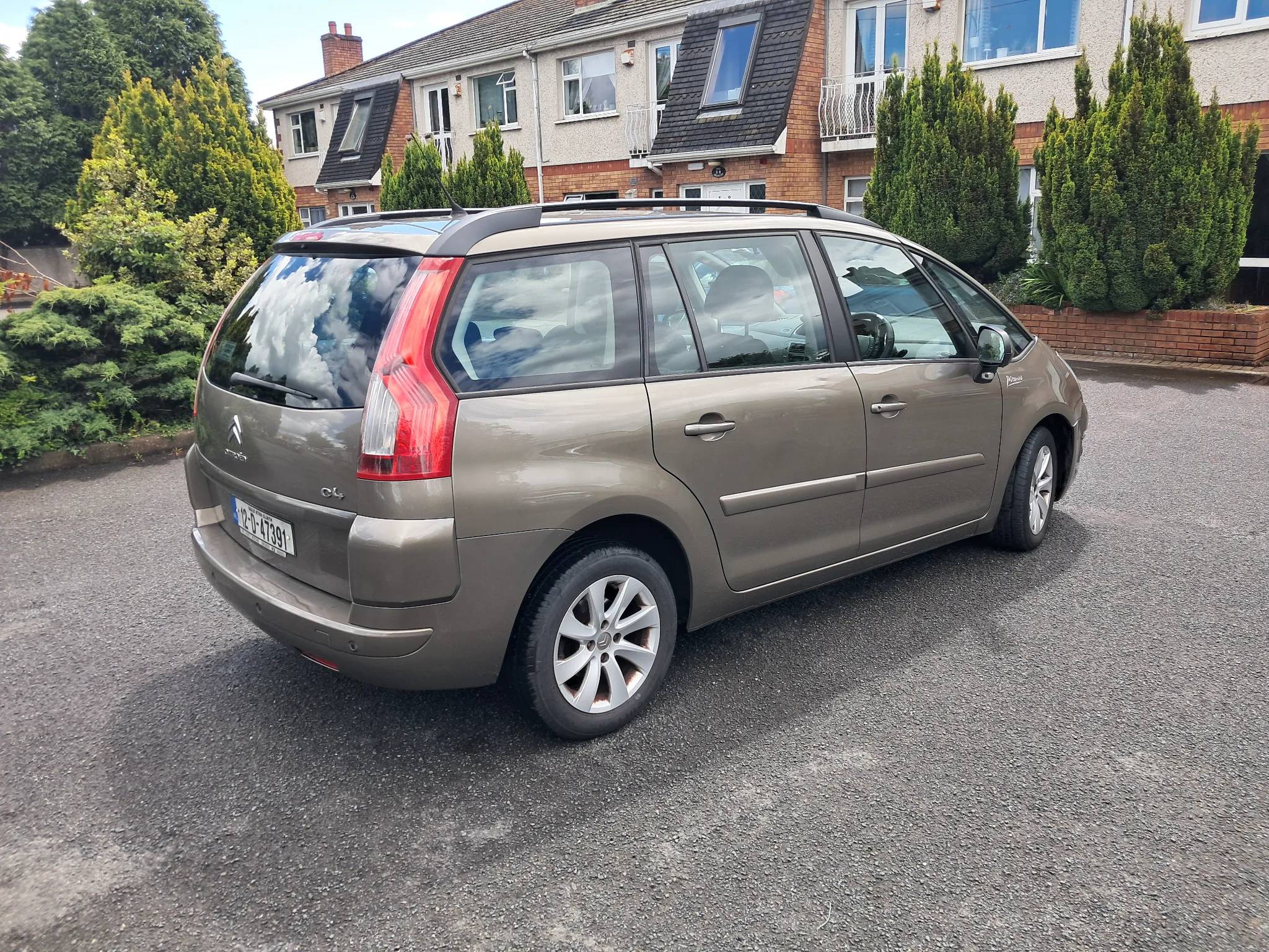Citroën Grand C4 Picasso 2012 - rear-left photo 2