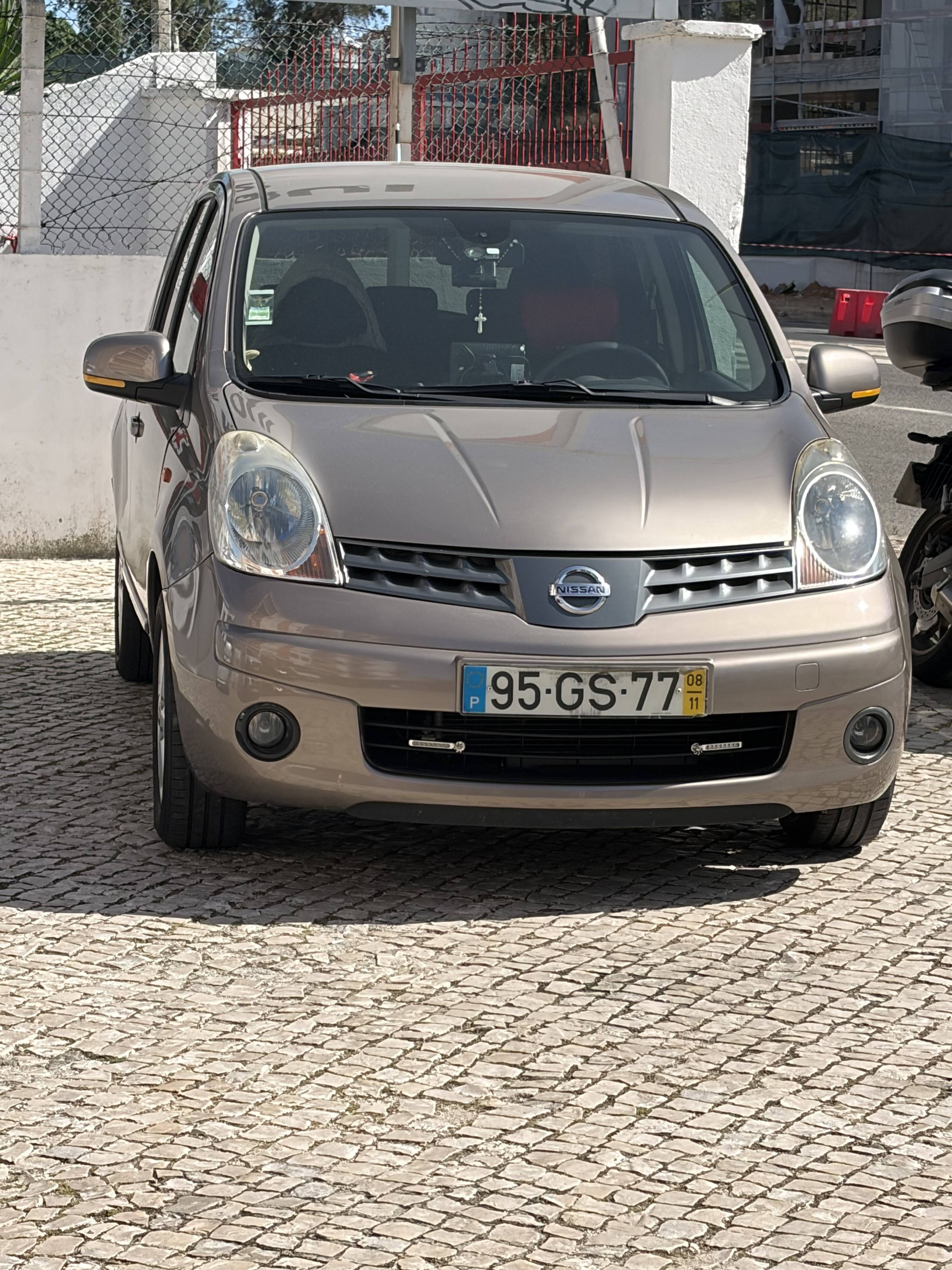 Nissan Note 2008 - front-left photo 3