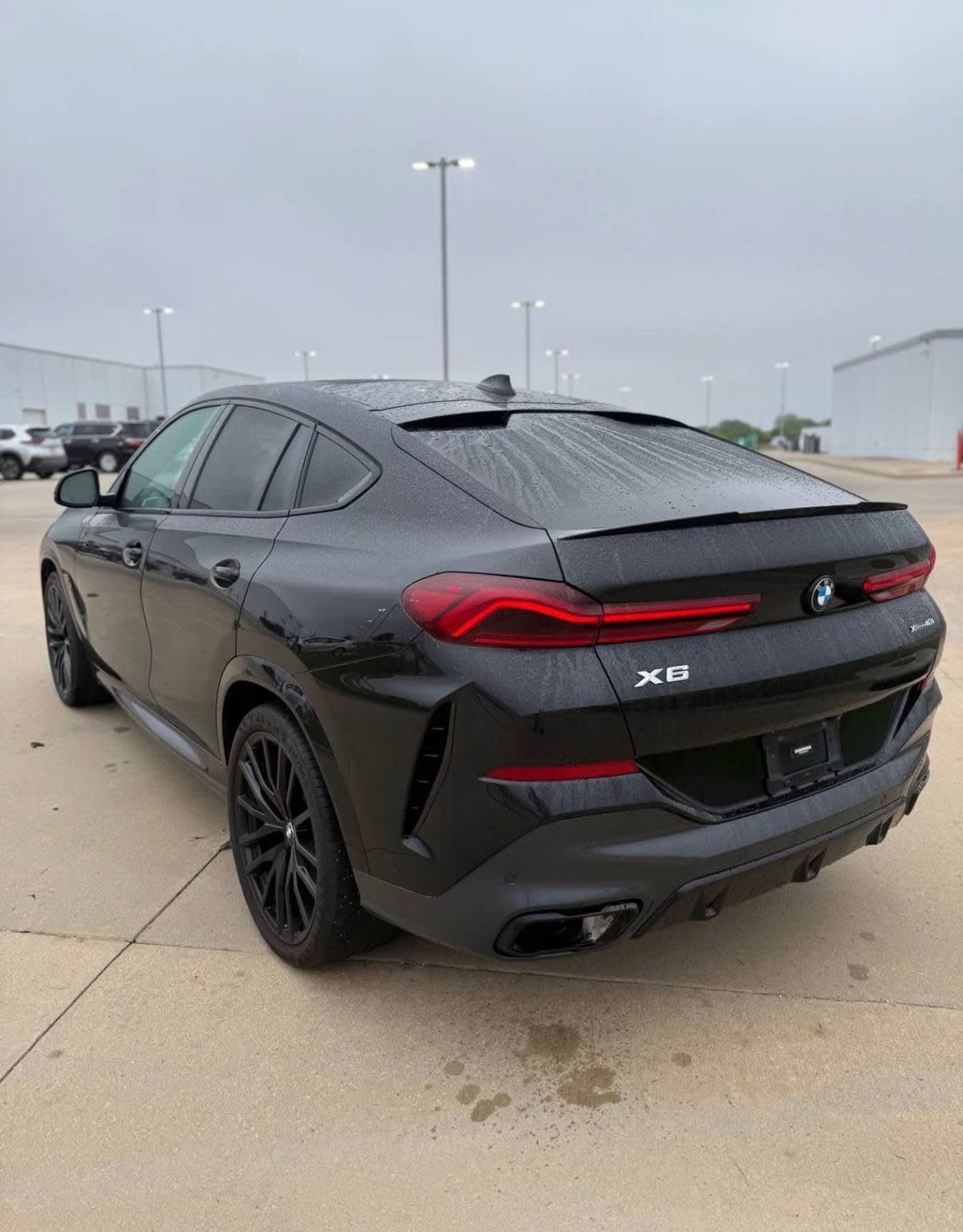 BMW X6 2022 - rear-left photo 3
