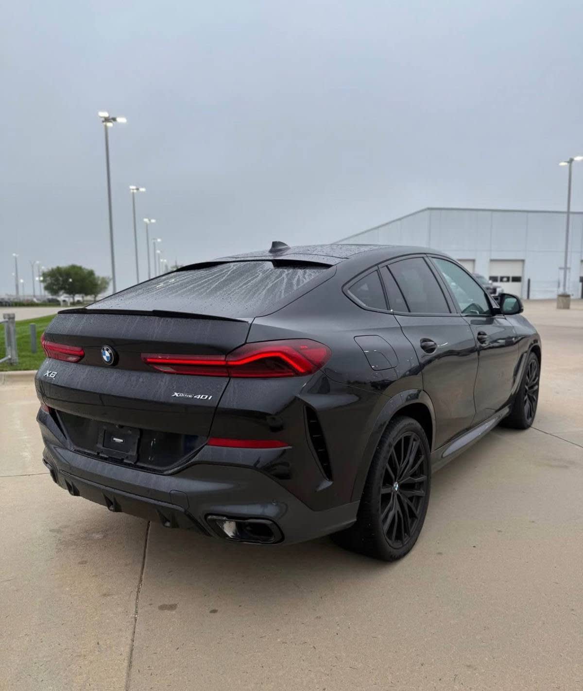 BMW X6 2022 - rear-left photo 2