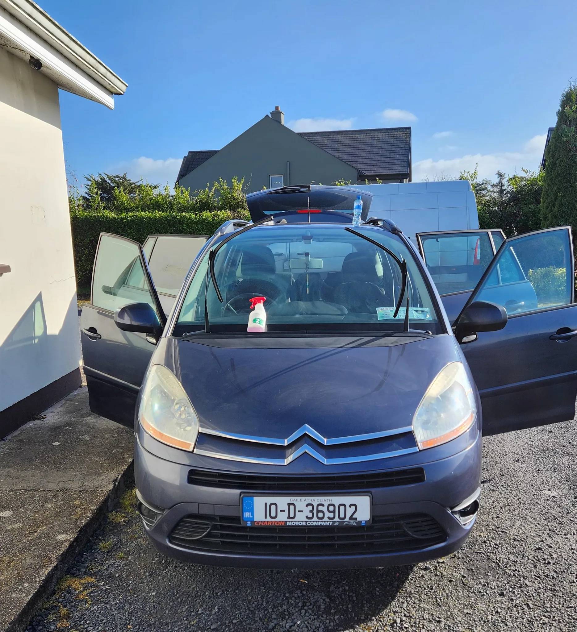 Citroën C4 Picasso 2010 - front photo 2