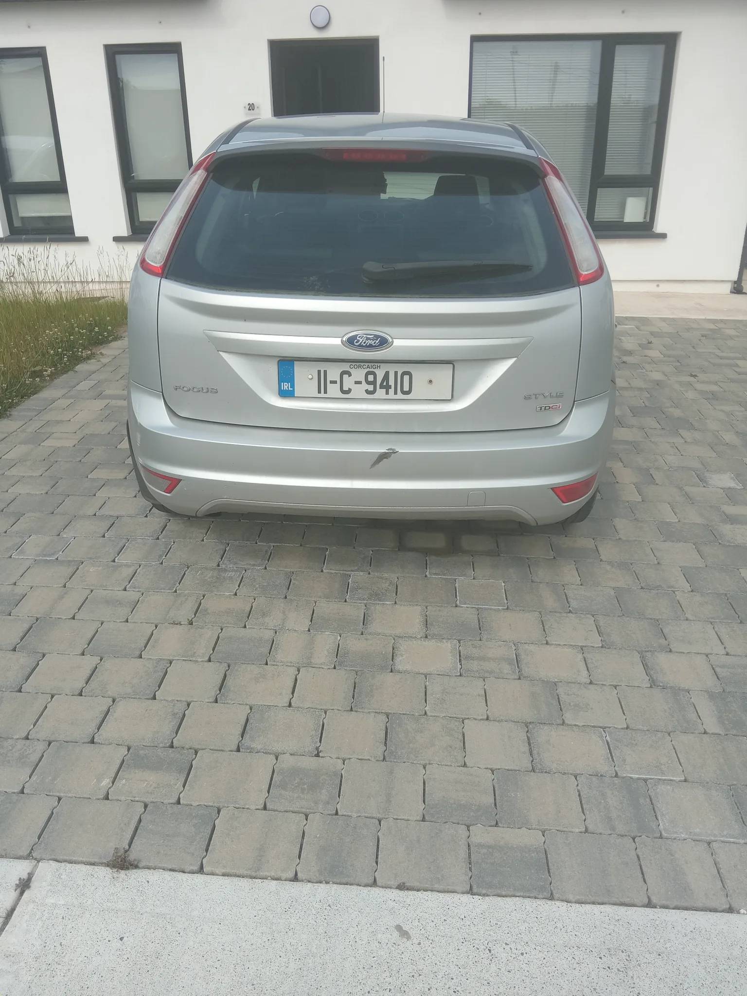 Ford Focus 2011 - rear photo 3