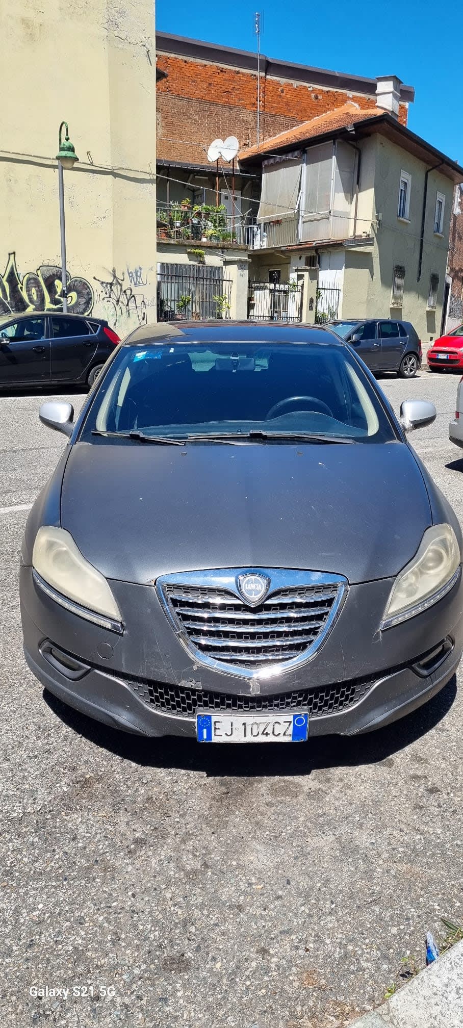 Lancia Delta 2011 - front-left photo 3