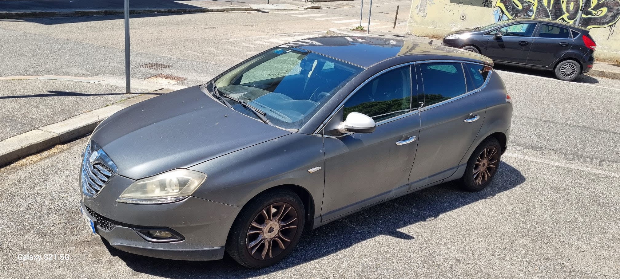 Lancia Delta 2011 - front-left photo 2
