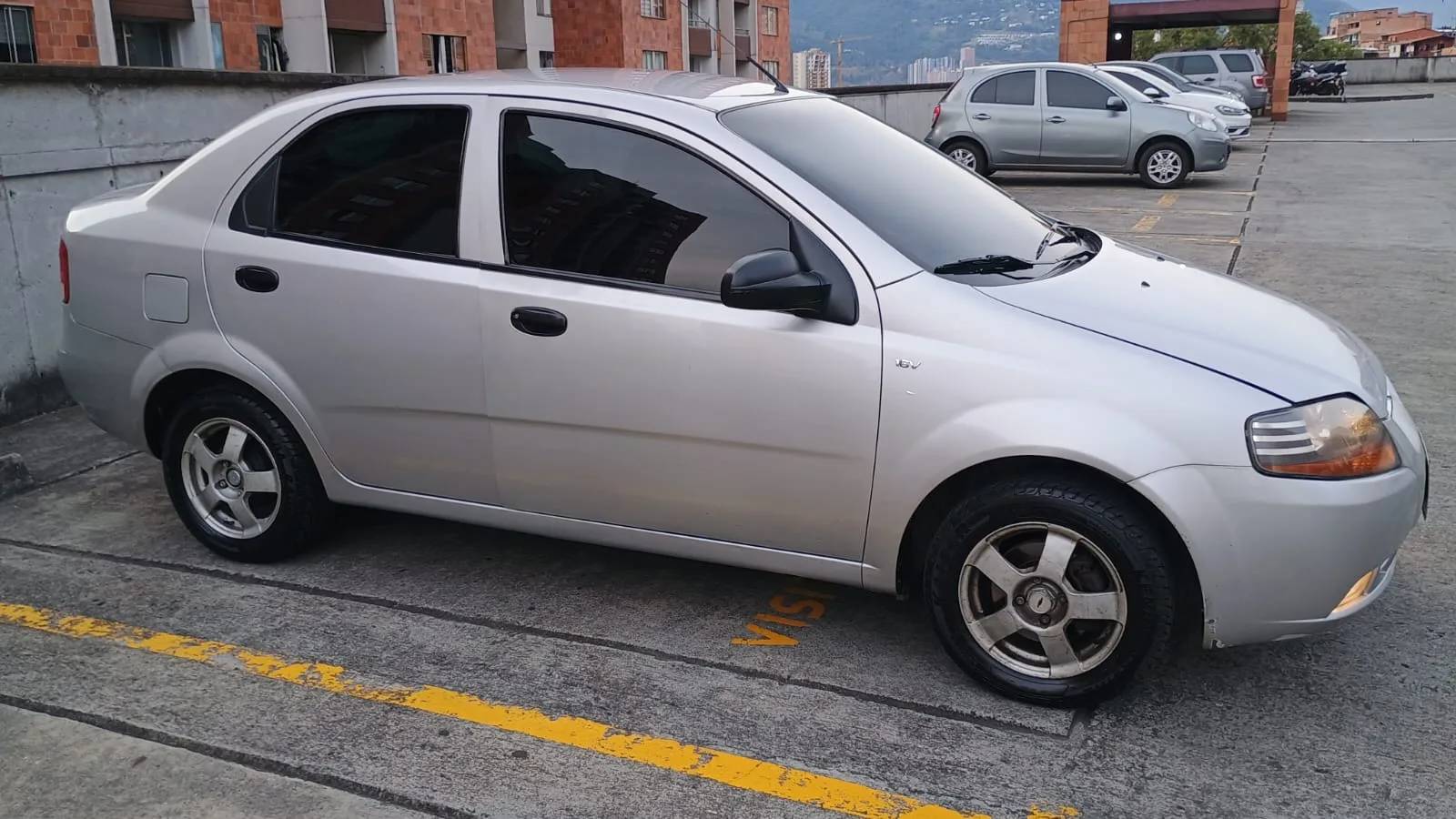 Chevrolet Aveo 2009 - right-side photo 2
