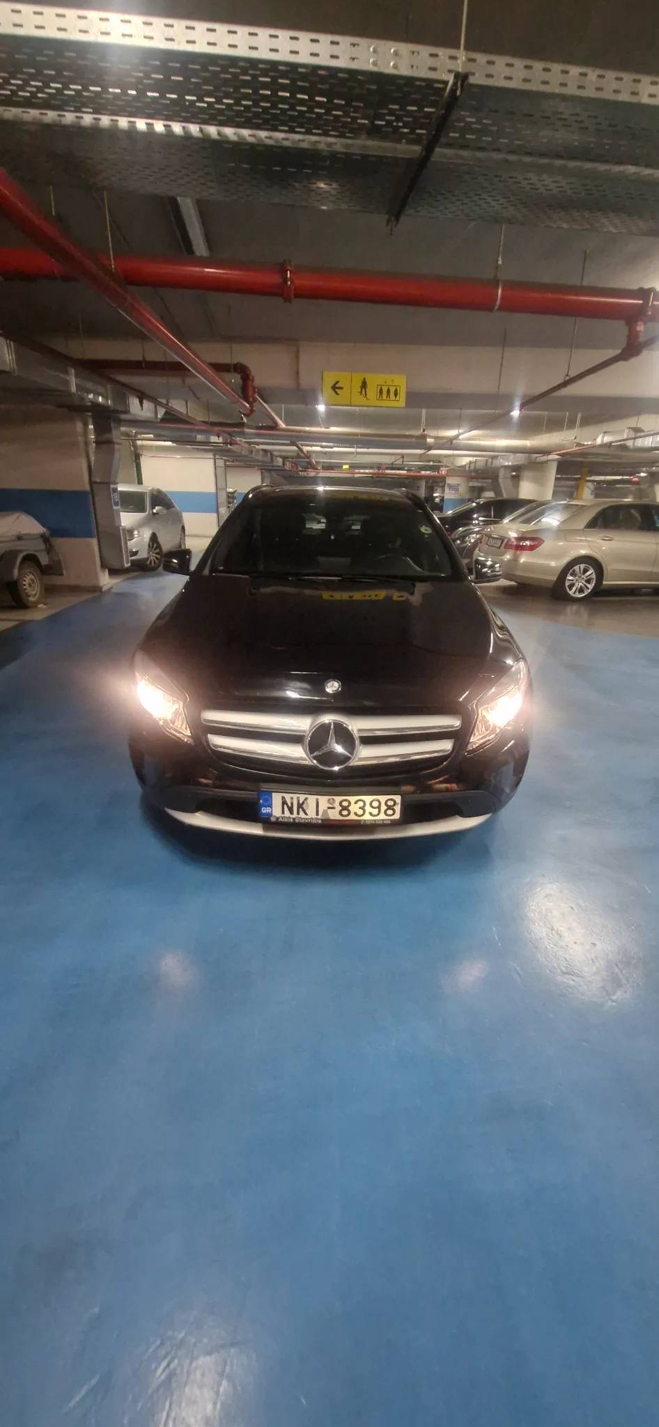 Mercedes-Benz GLA 2016 - front-right photo 2