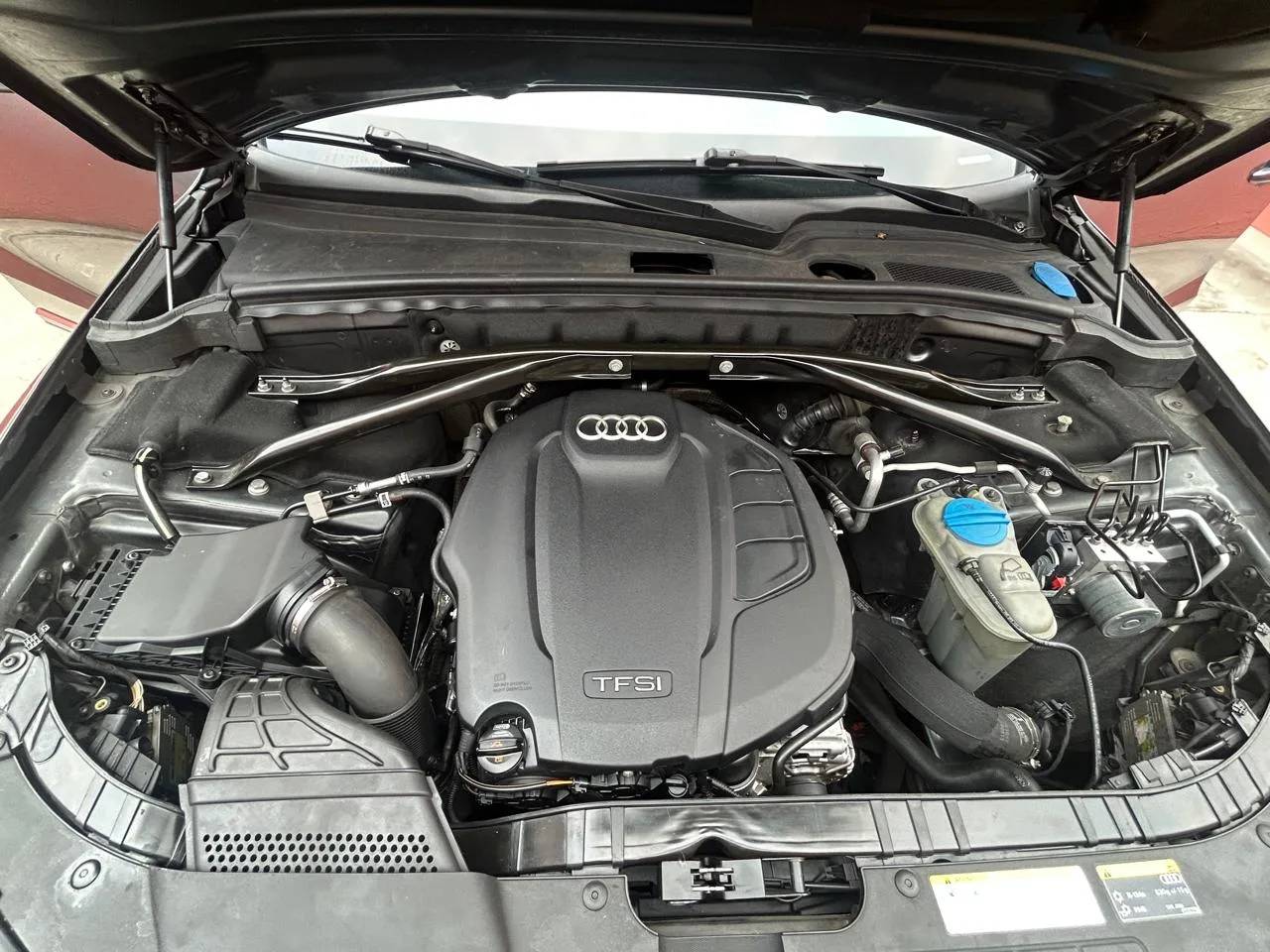 Audi Q5 2013 - engine photo 3