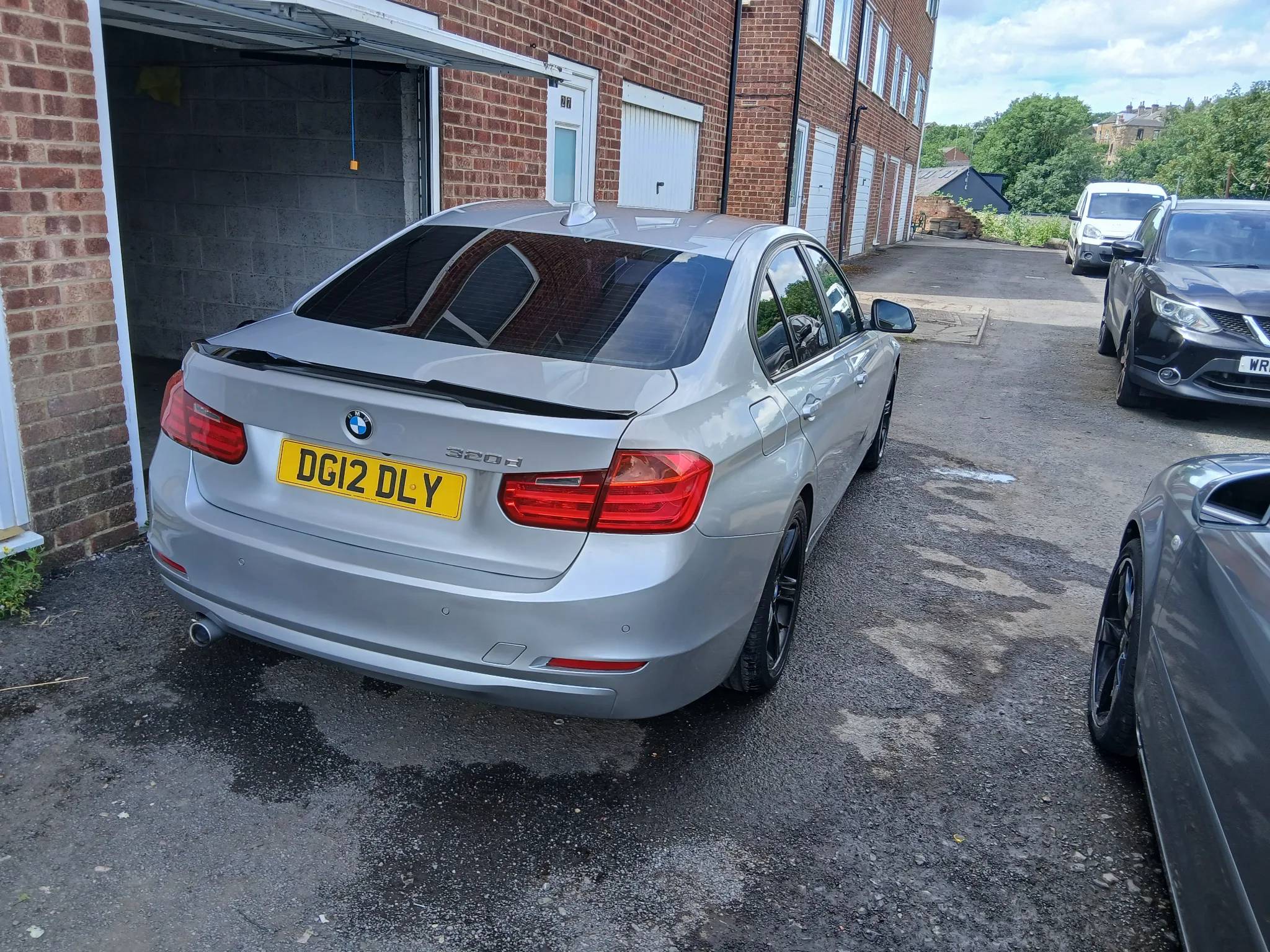 BMW 3 SERIES 2012 - rear-right photo 3
