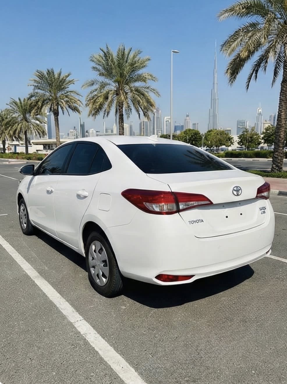 Toyota Yaris 2020 - rear-right photo 2