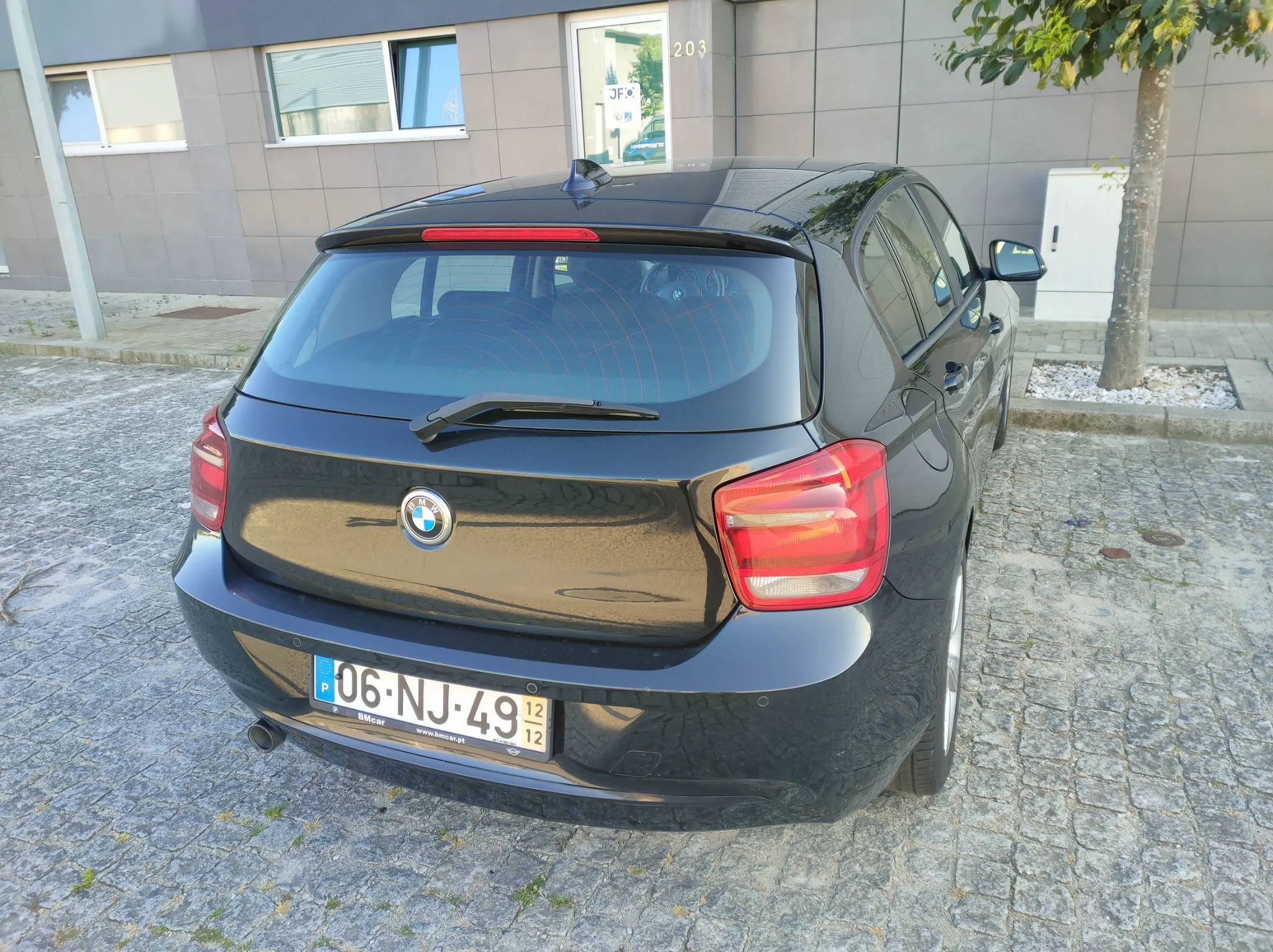 BMW 1 Series 2012 - rear-right photo 3