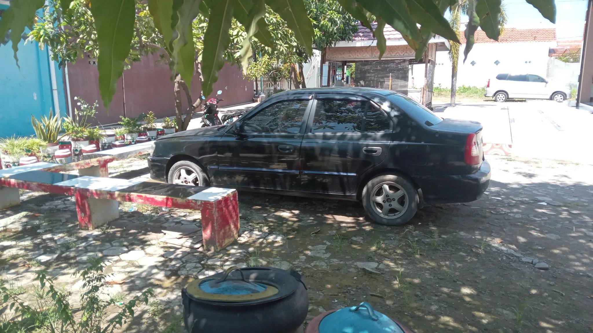 Hyundai Accent Verna GLS 2002 - right-side photo 2
