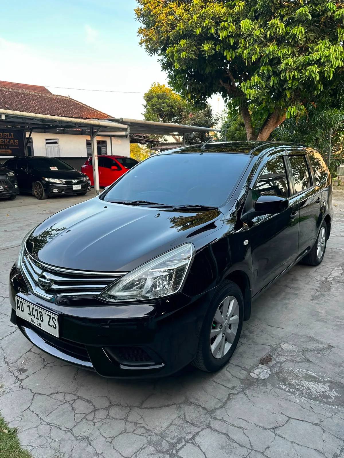 Nissan Grand Livina SV 1.5 2015 - front-right photo 2