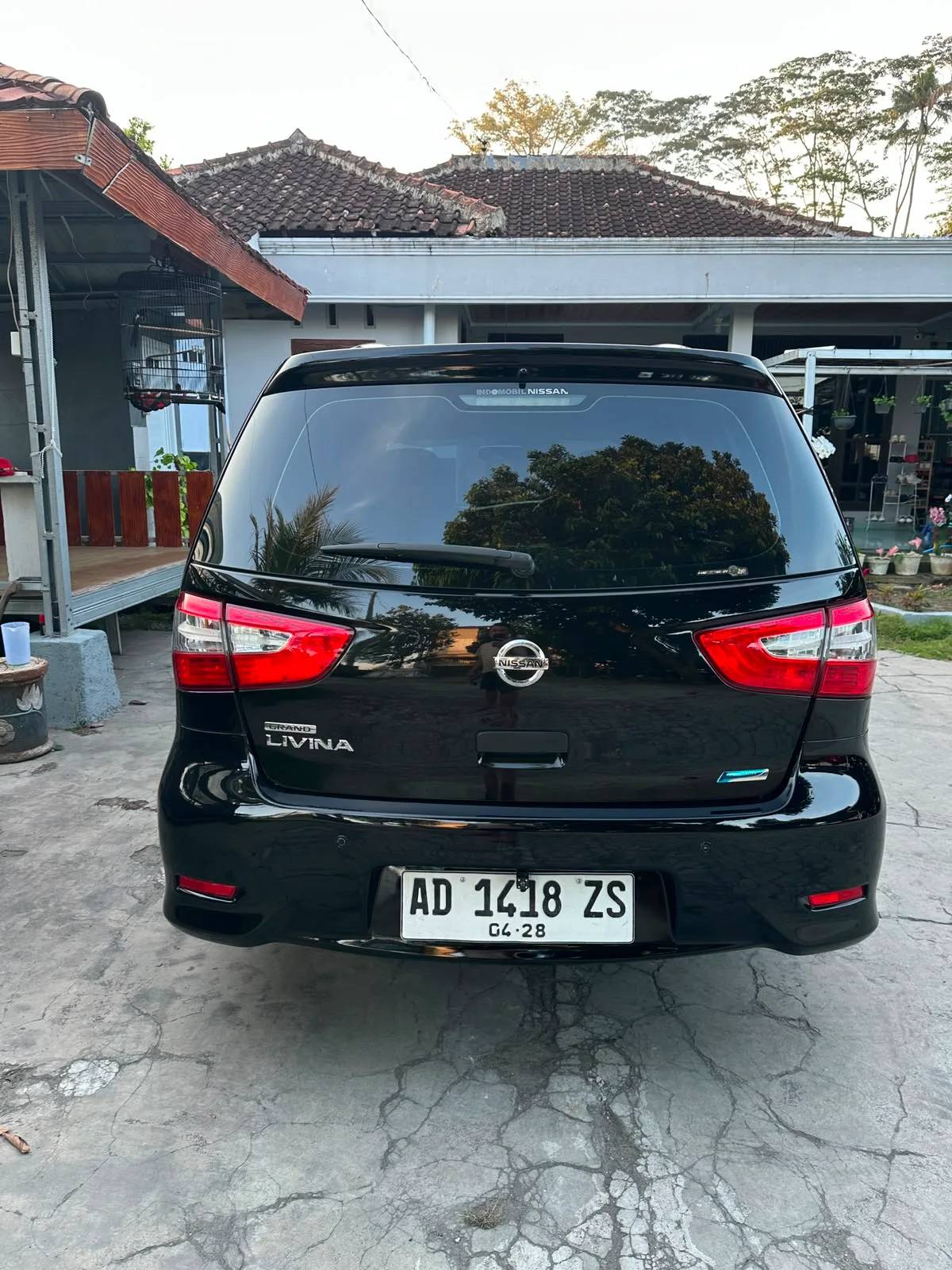 Nissan Grand Livina SV 1.5 2015 - rear-right photo 3