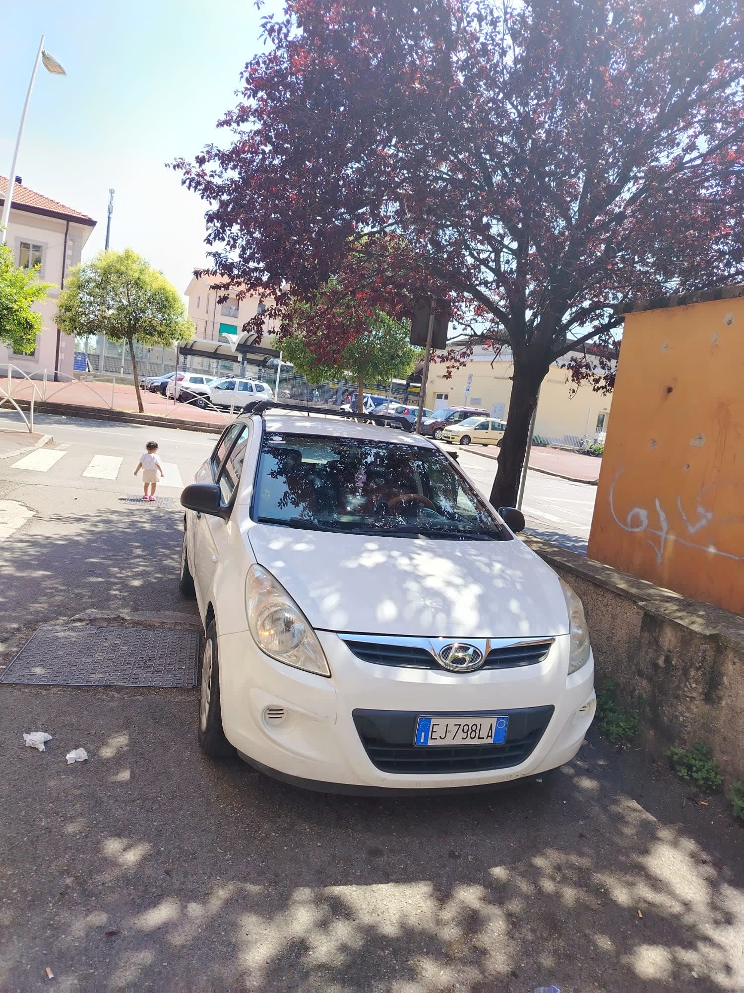 Hyundai i20 2011 - front-right photo 2