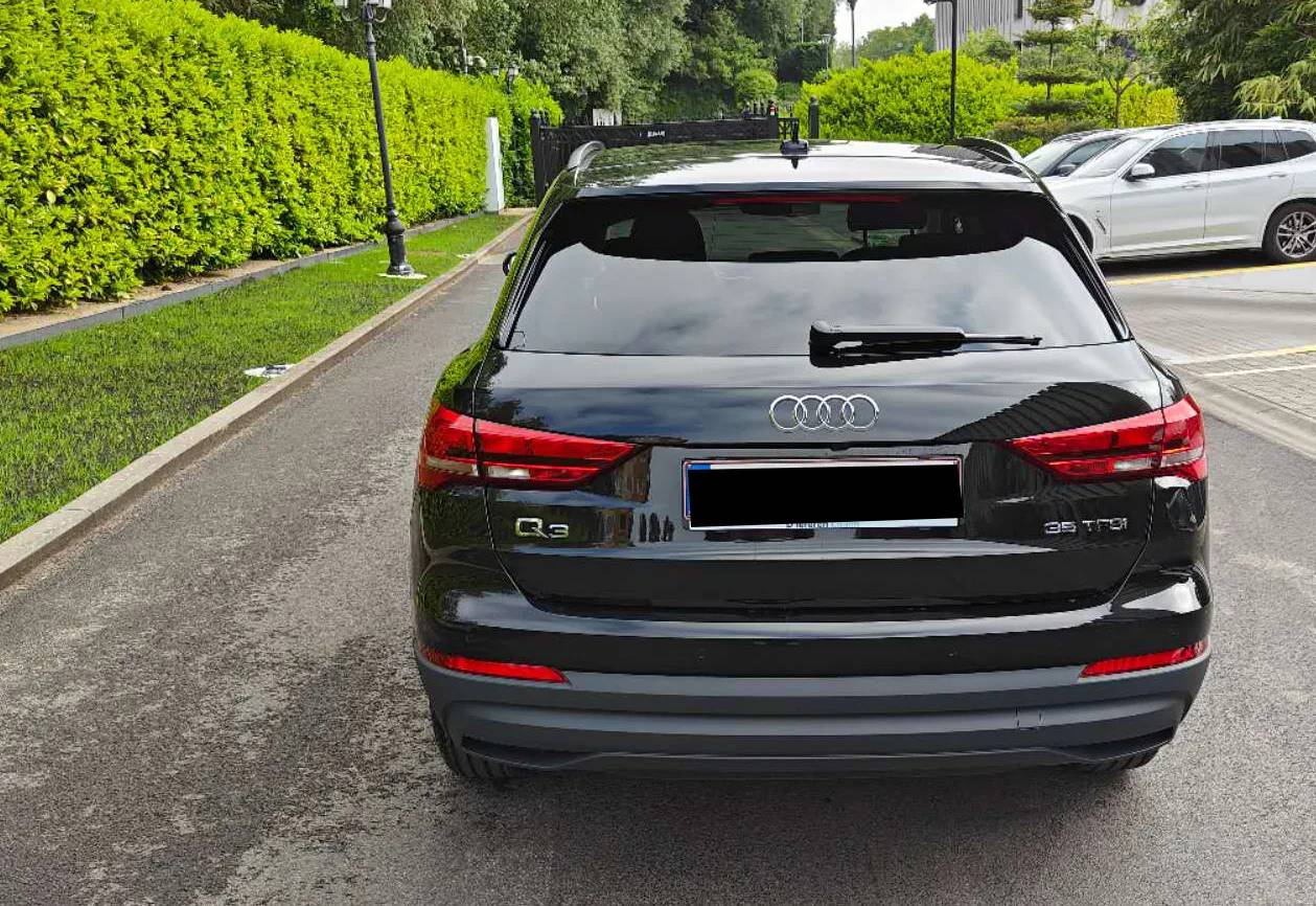 Audi Q3 2023 - rear-right photo 3