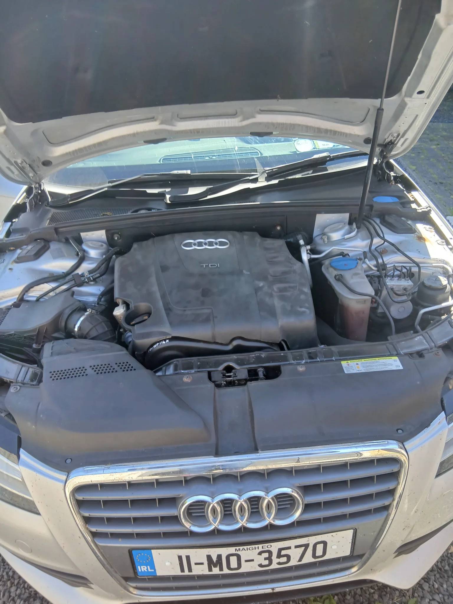 Audi A4 2011 - engine photo 3