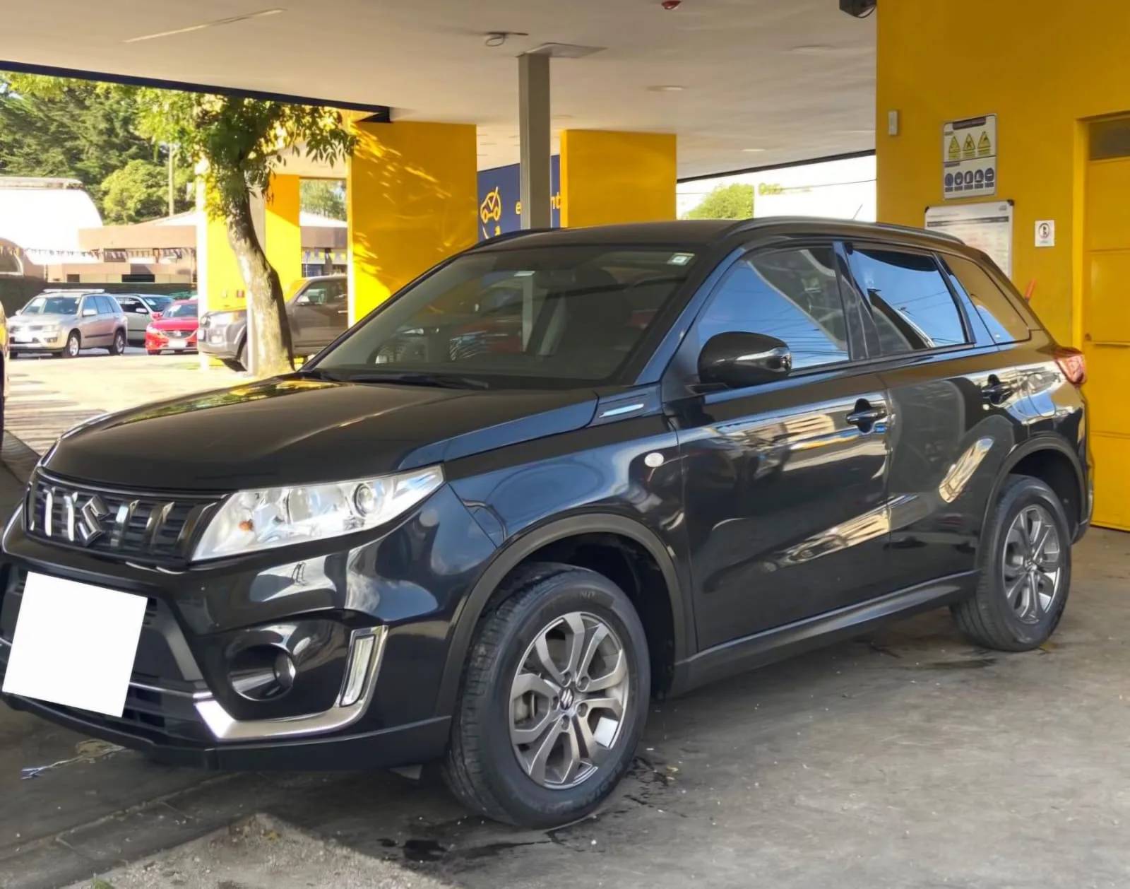 Suzuki Vitara 2022 - front-right photo 2
