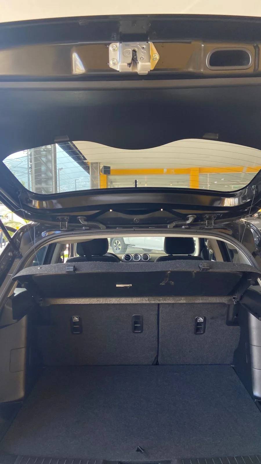 Suzuki Vitara 2022 - boot photo 3