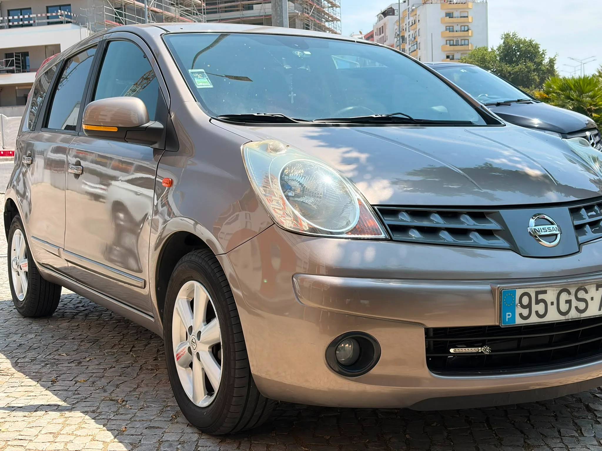 Nissan Note 2008 - front-left photo 2