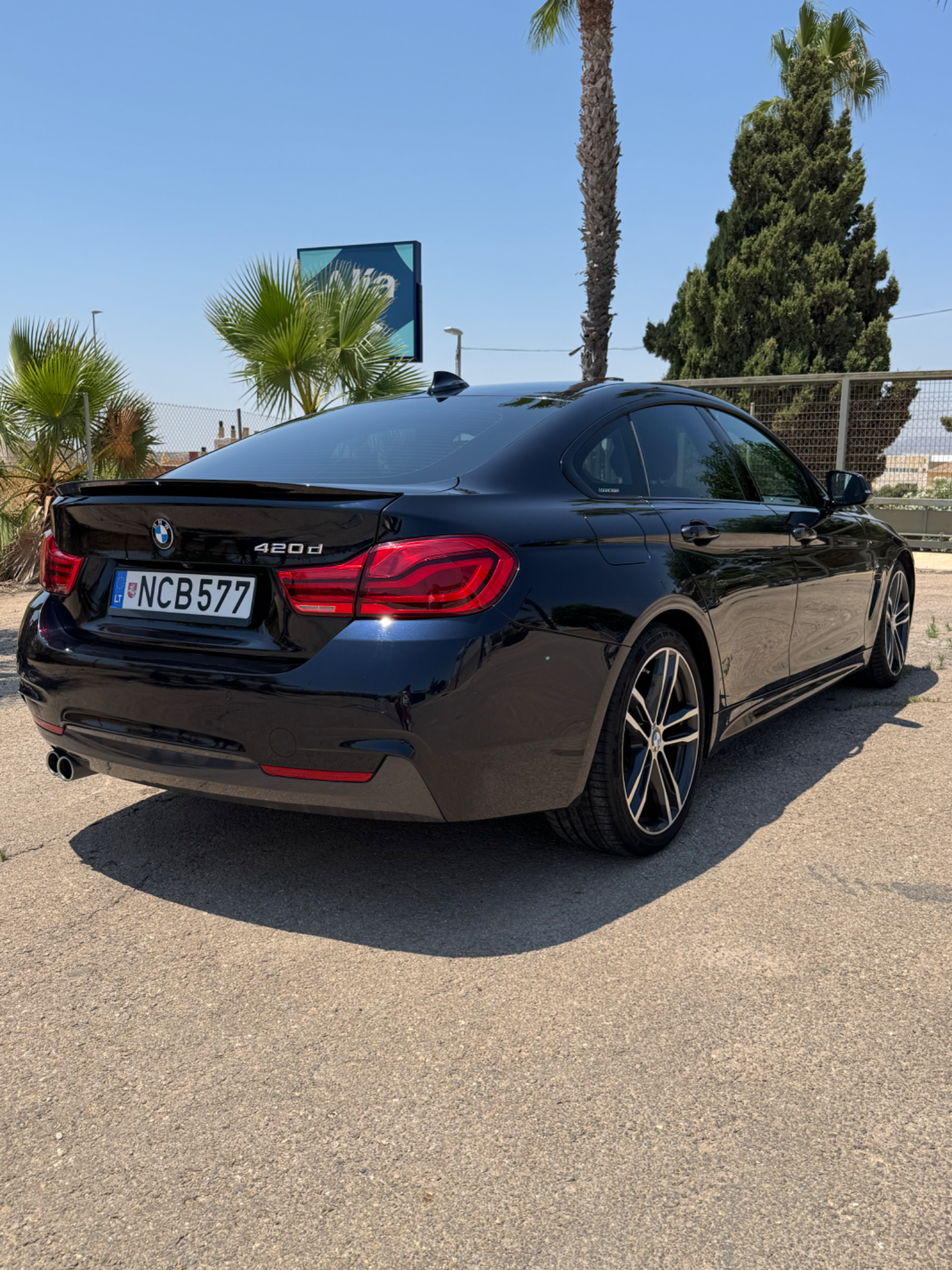 BMW 4 Series 2018 - rear-left photo 2