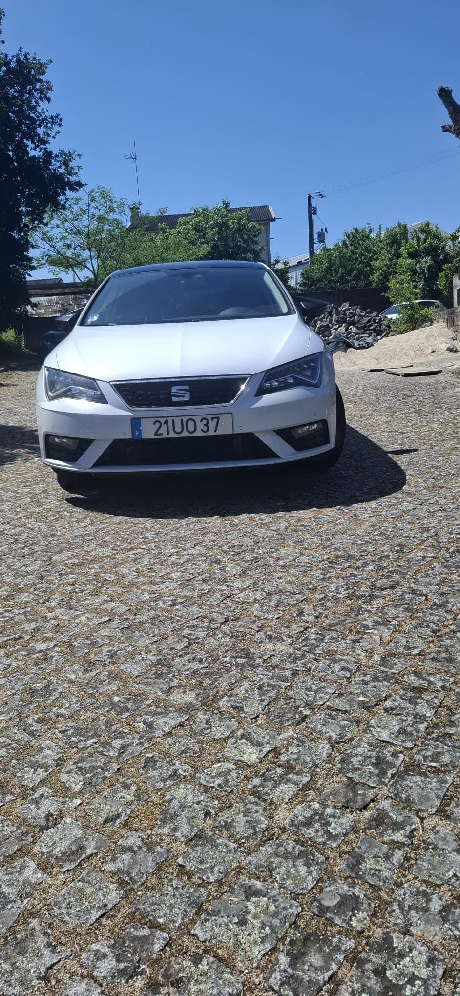 SEAT Leon 2018 - front-right photo 2