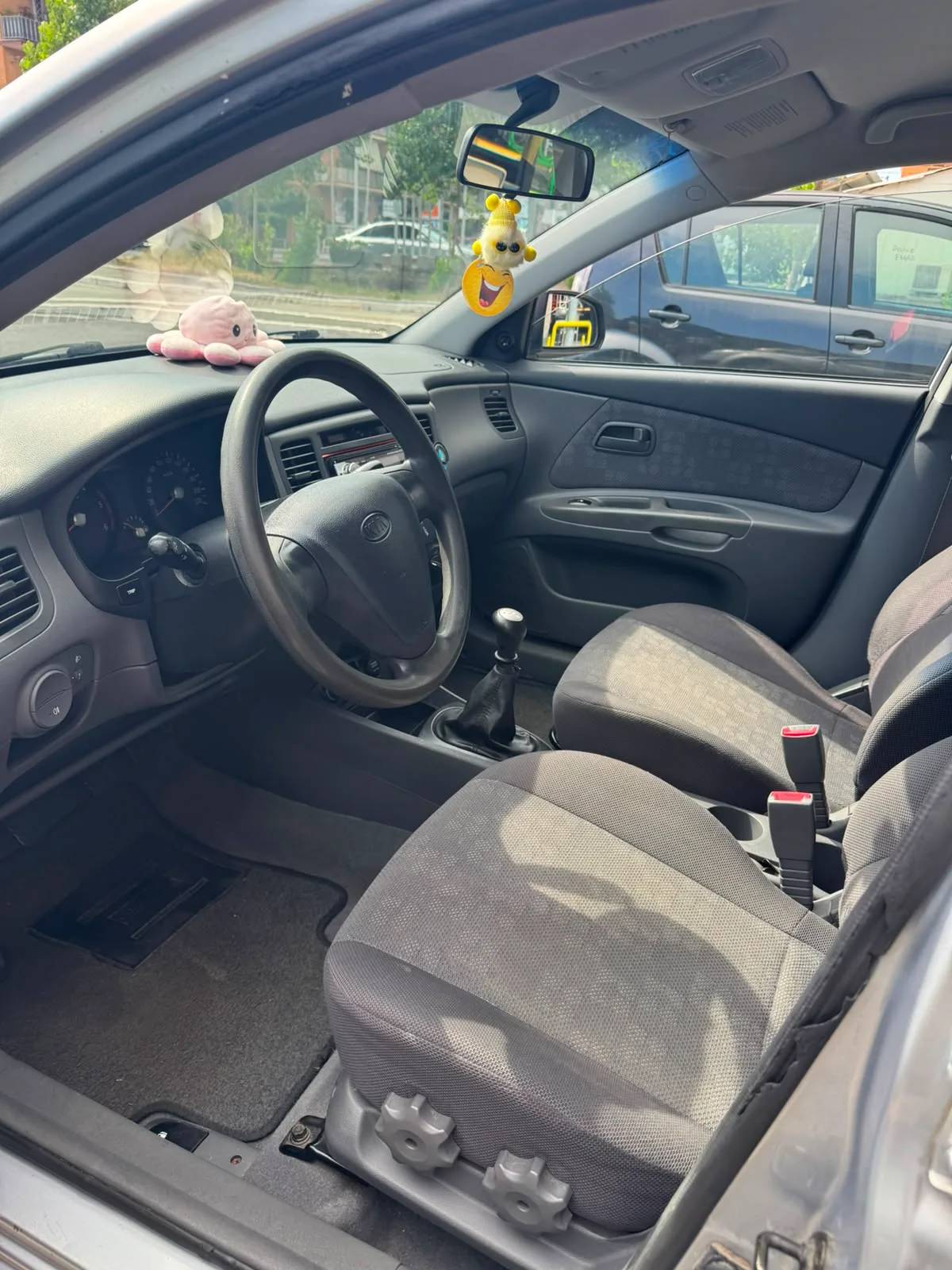 Kia Rio 2007 - front-passenger photo 3
