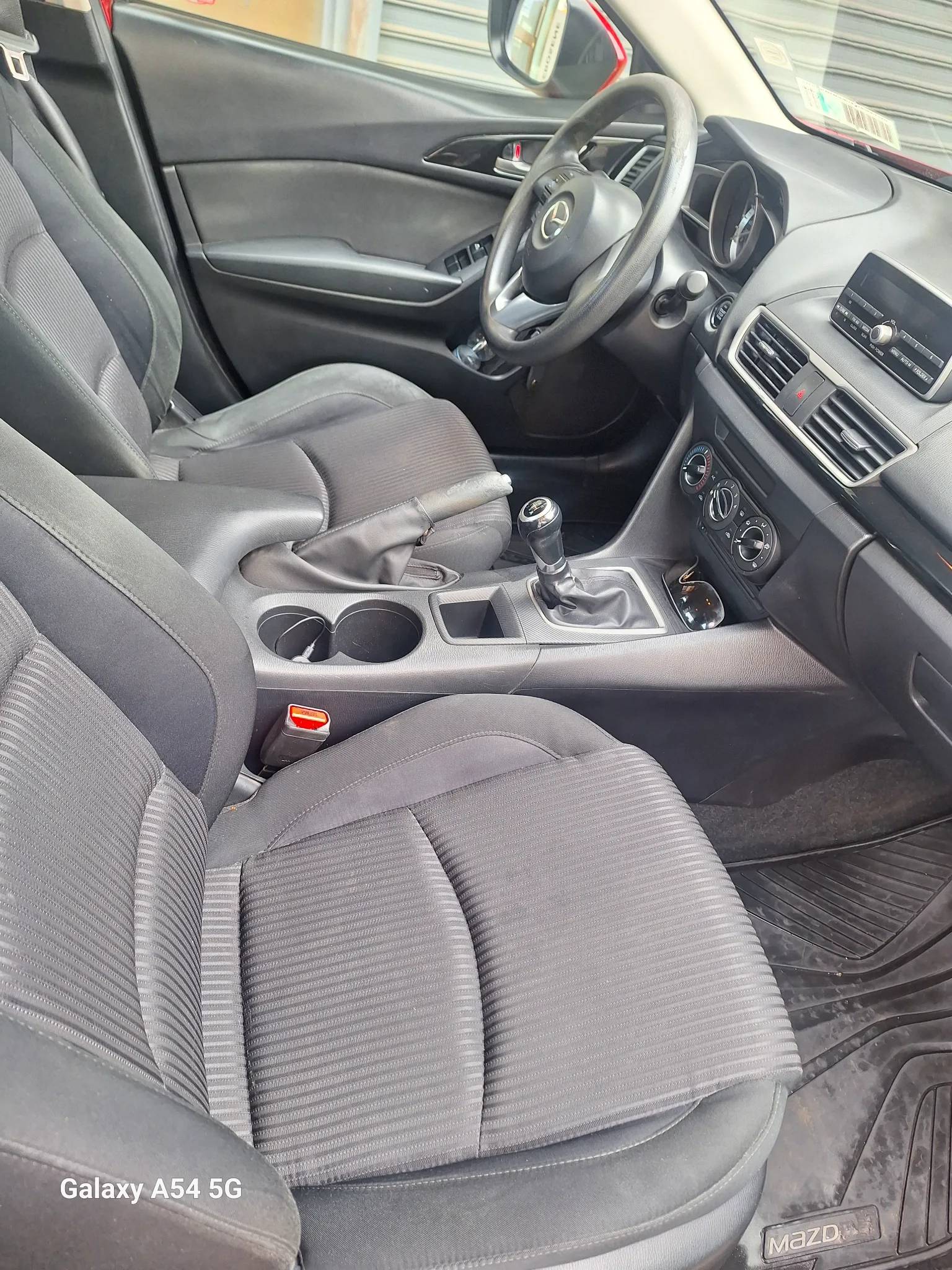 Mazda Mazda3 2016 - driver-seat photo 2