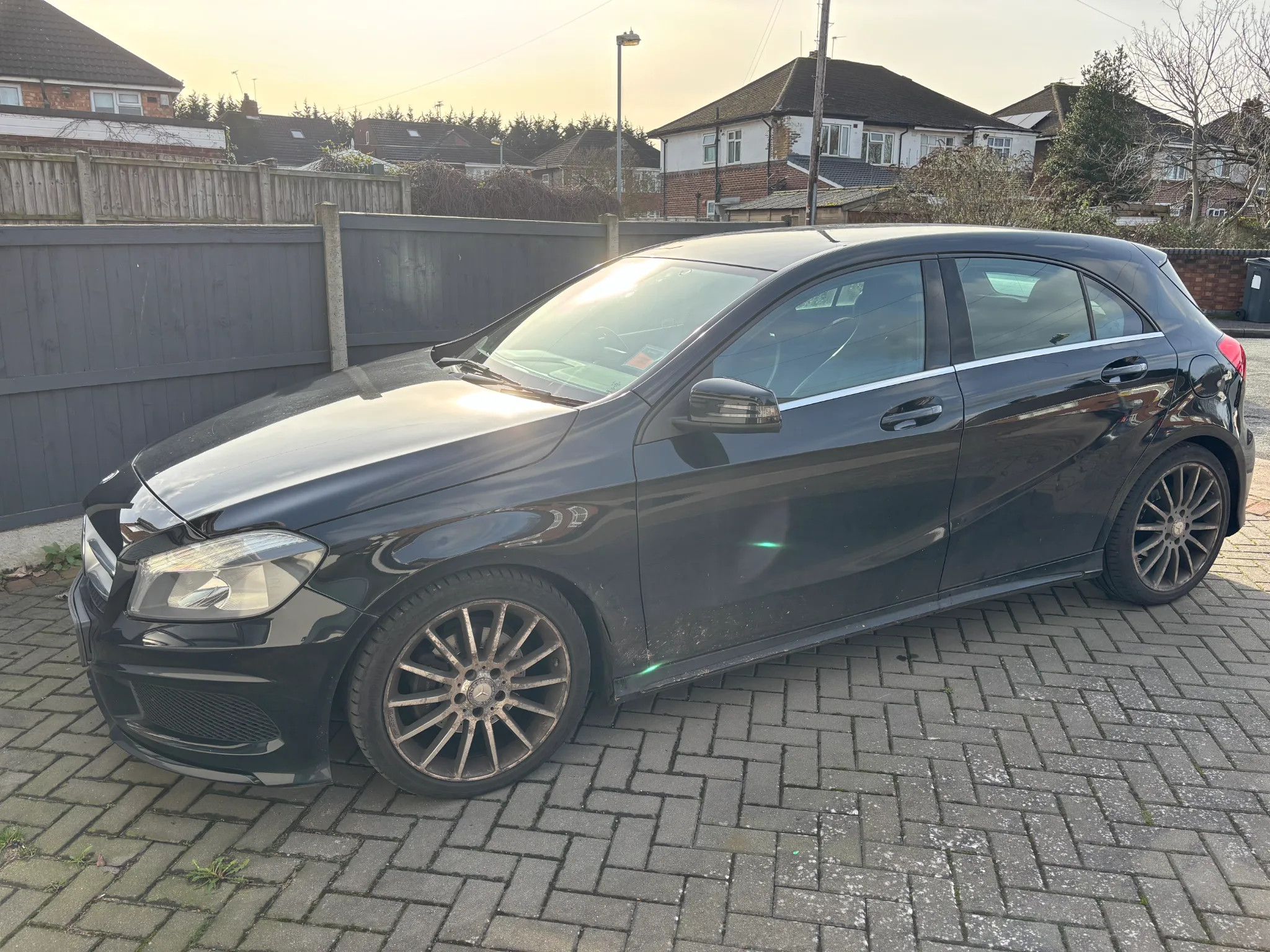 MERCEDES-BENZ A-CLASS 2015 - Front Left Corner