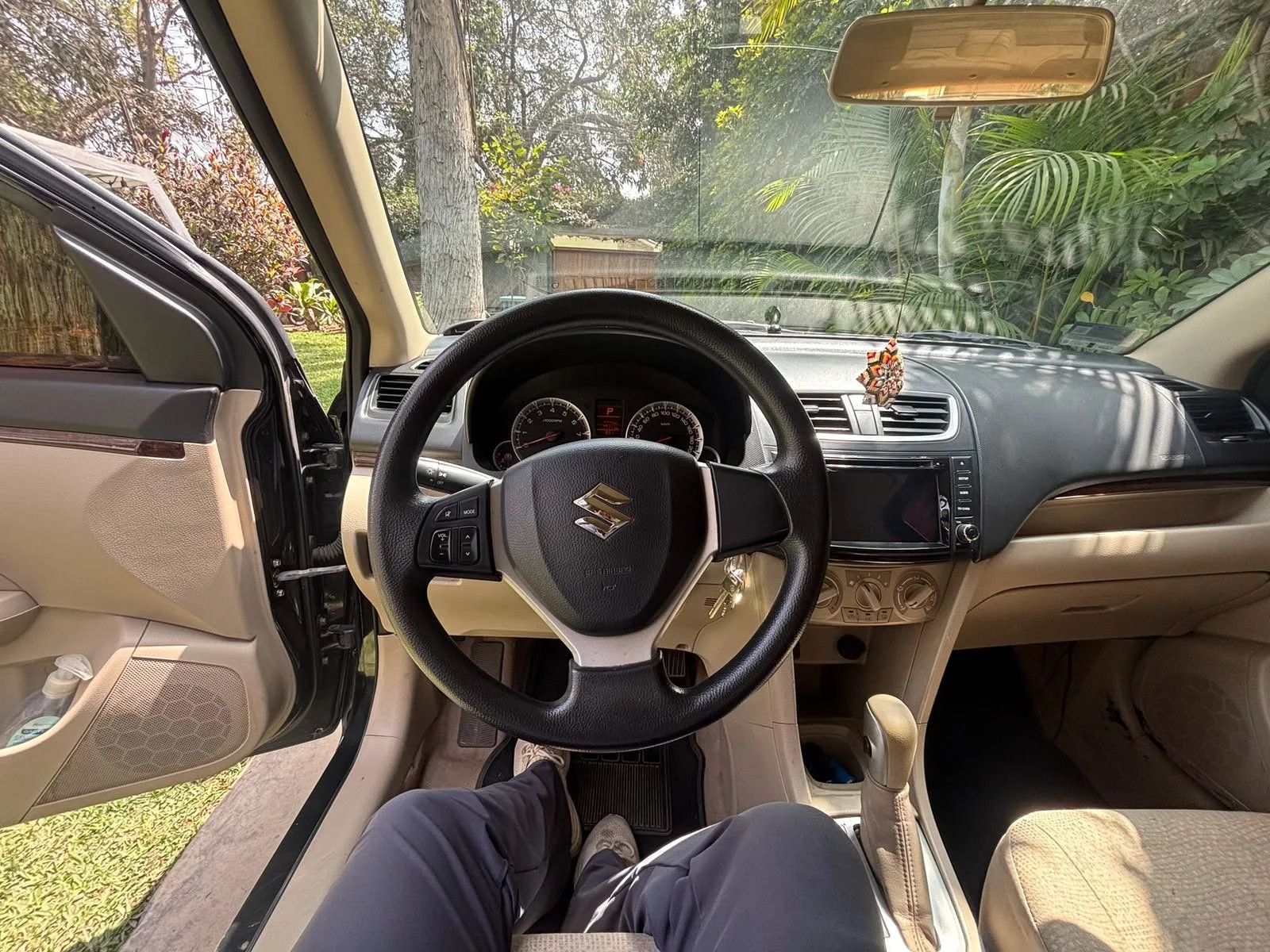 Suzuki Swift 2015 - driver-seat photo 5