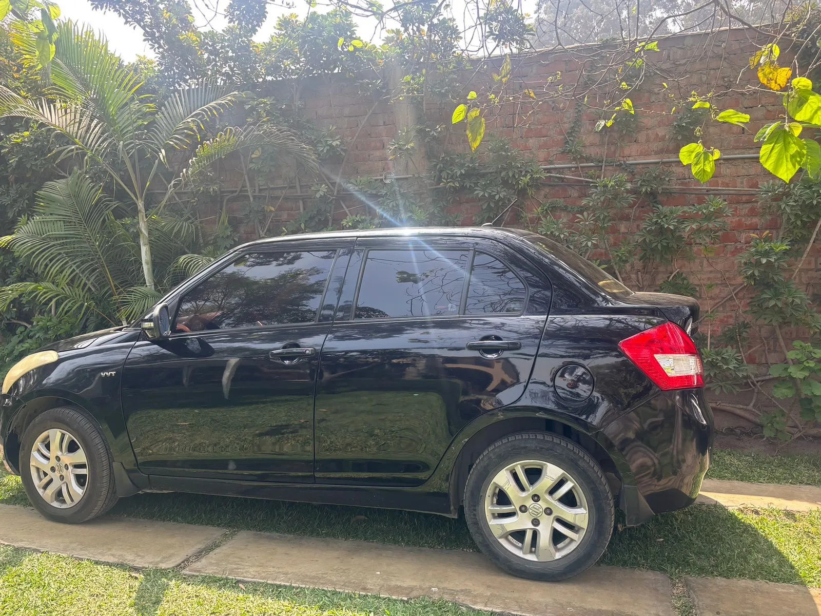 Suzuki Swift 2015 - left-side photo 1