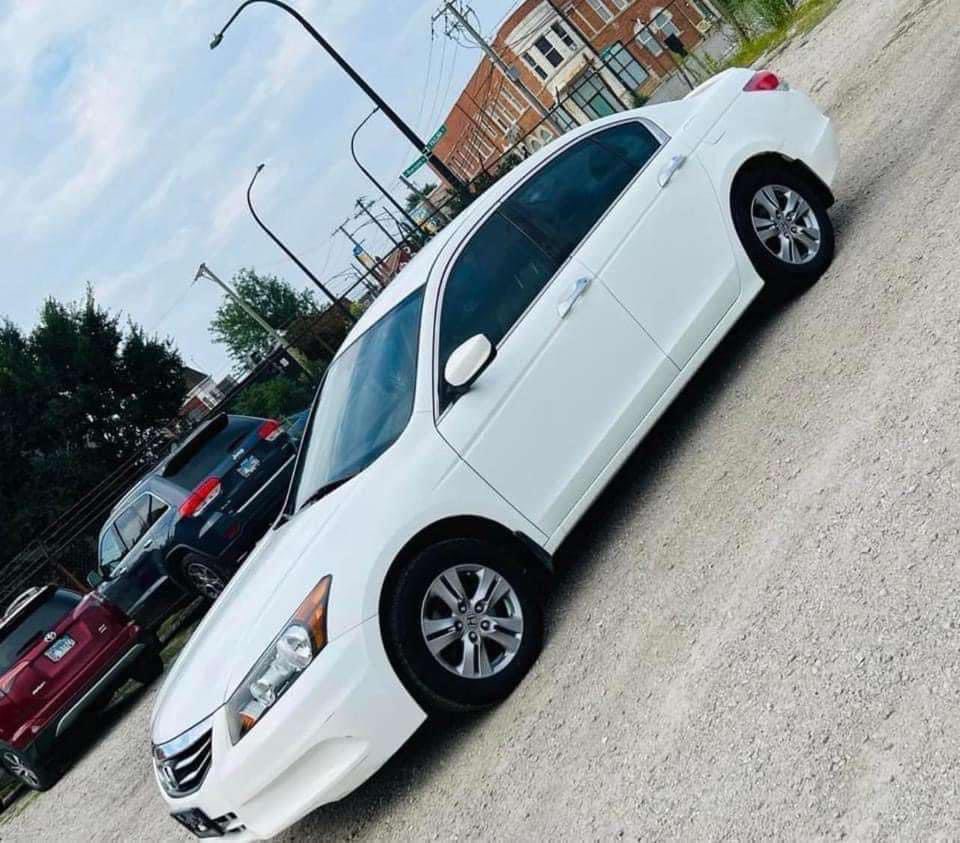 Honda Accord 2013 - right-side photo 2
