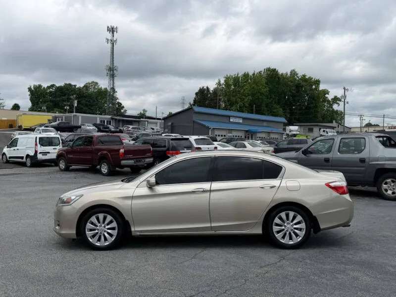 Honda Accord 2014 - Right Side